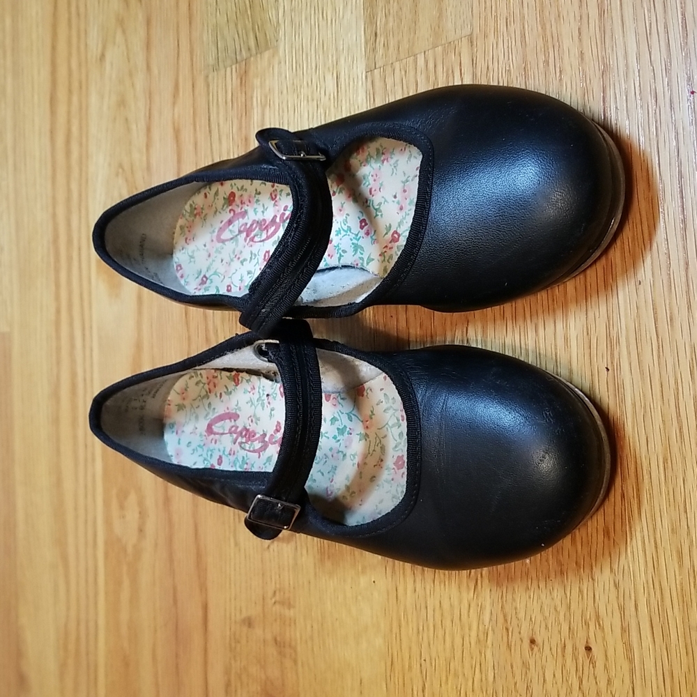 Capezio mary jane tap shoes 2.5